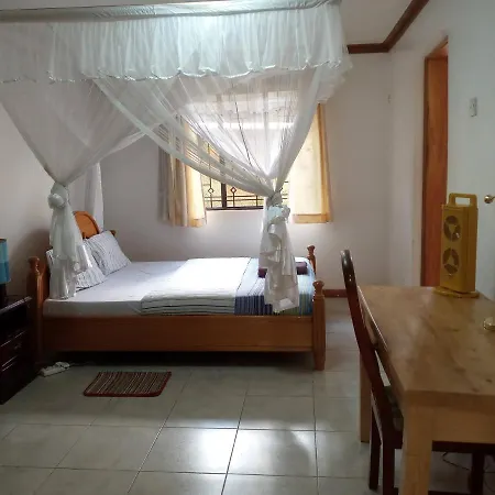 Bed and Breakfast Hospitality Connect Kampala Exterior foto
